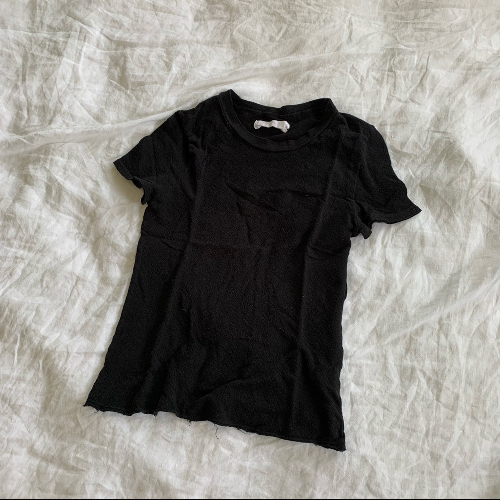 LACAUSA baby tee black
